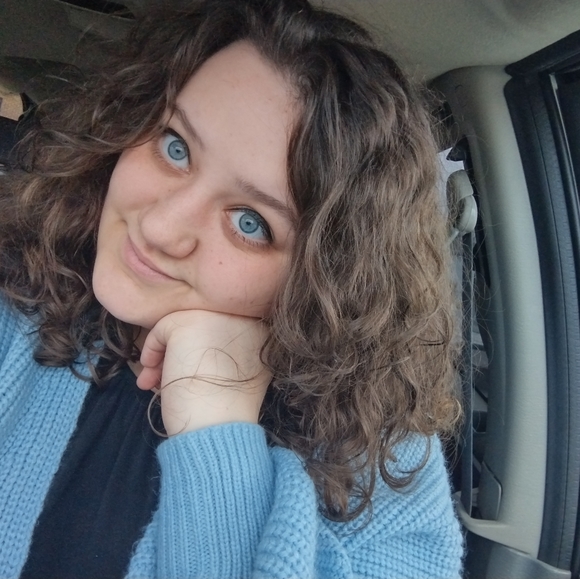 Meet your Posher, Ari - Picture 4 of 8